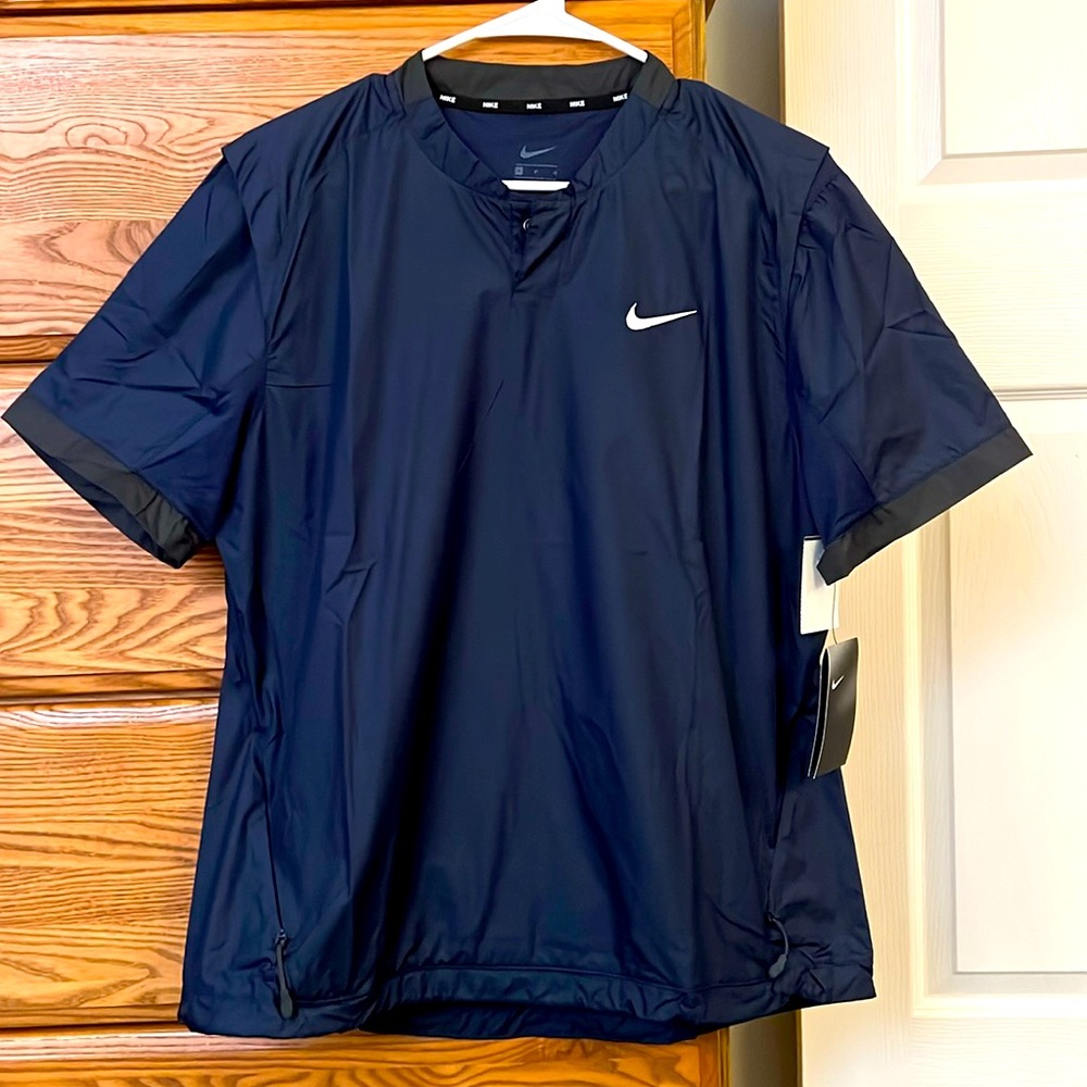 Nike women’s pullover